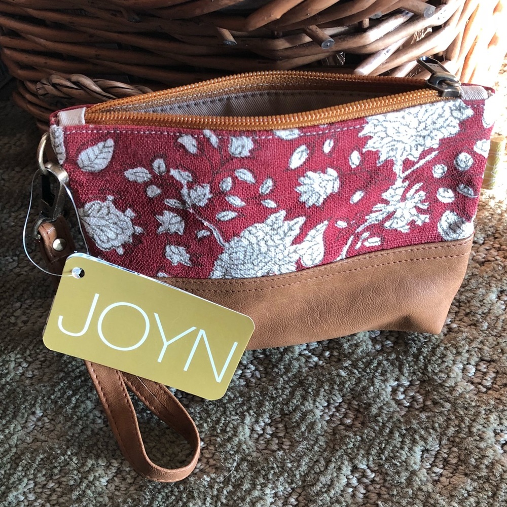 🍃💕JOYN Florentine Print Wristlet Pouch